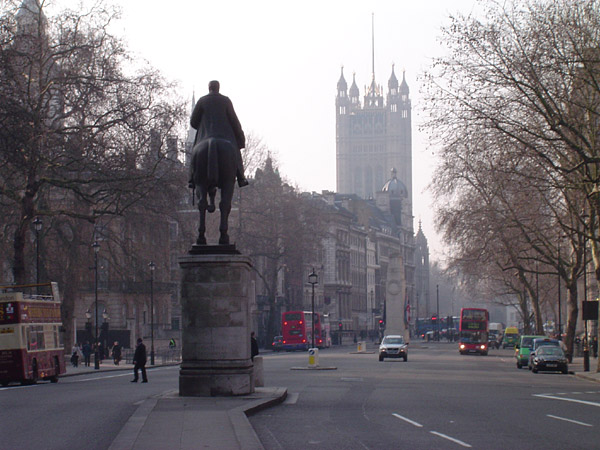 Plik:Whitehall, London.jpg